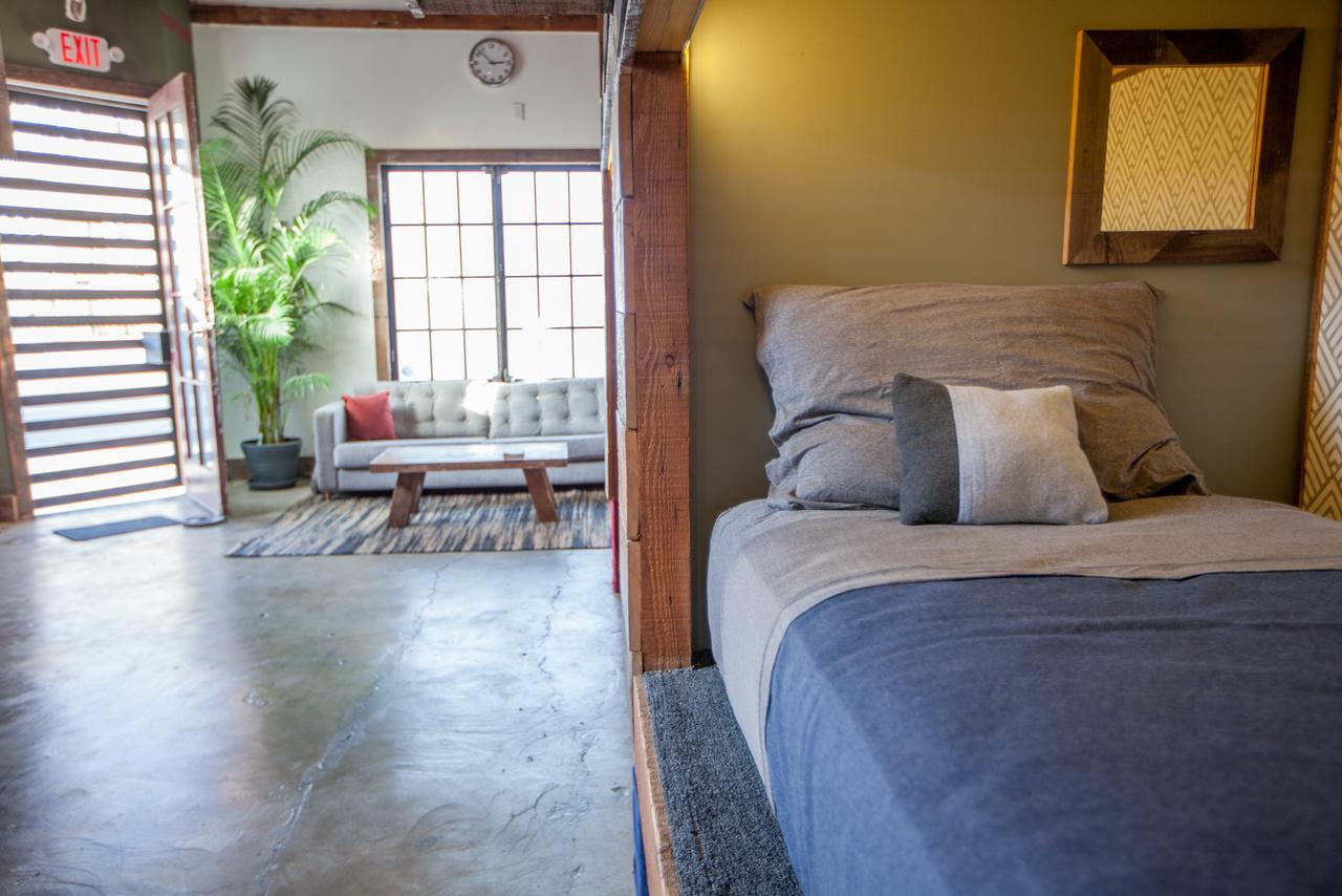 Podshare East Hollywood Albergue 2*
