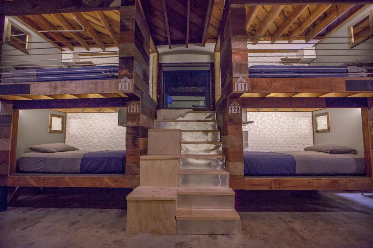Podshare East Hollywood Hostel 2*